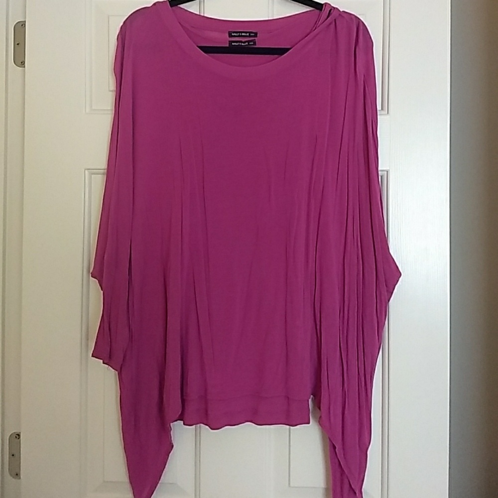 NWOT Nally and Millie Handkerchief Hem shirt